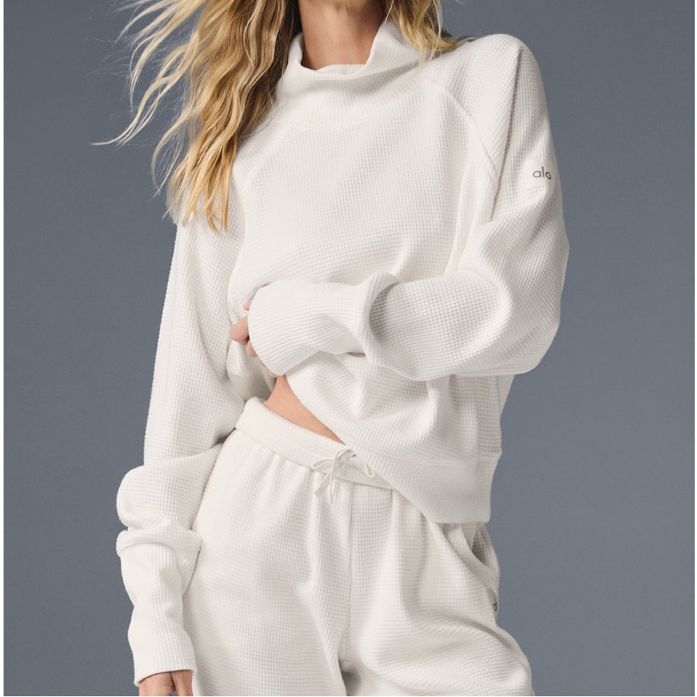 NWOT ALO Yoga Waffle Weekend Escape Mock Neck - White Crew Neck Sweater